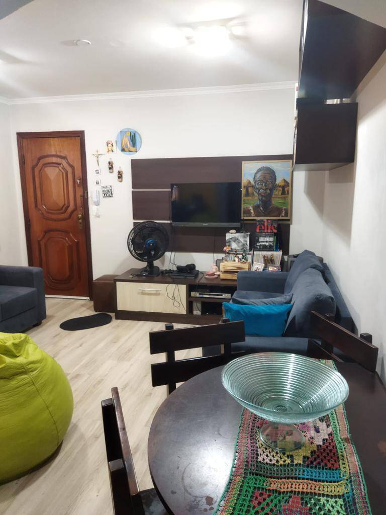 Apartamento à venda com 2 quartos, 63m² - Foto 2