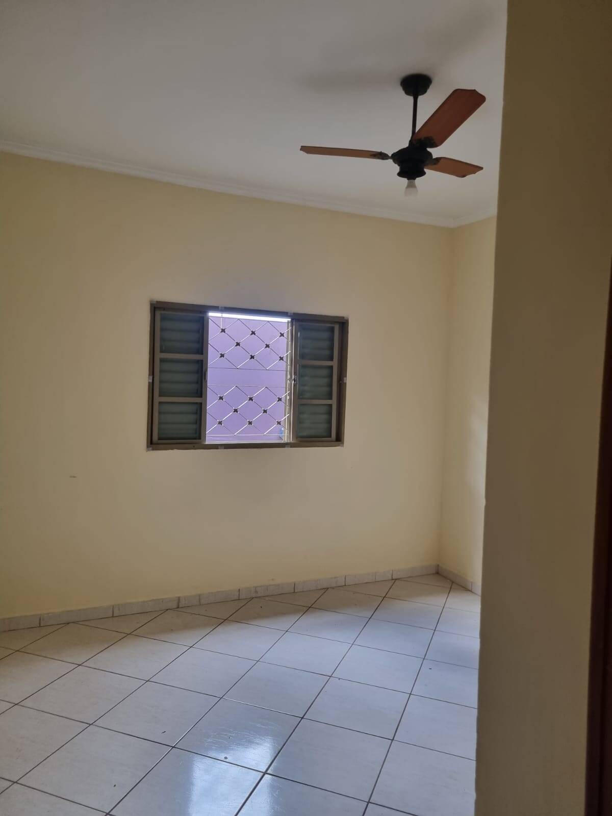 Casa à venda com 2 quartos, 250m² - Foto 2