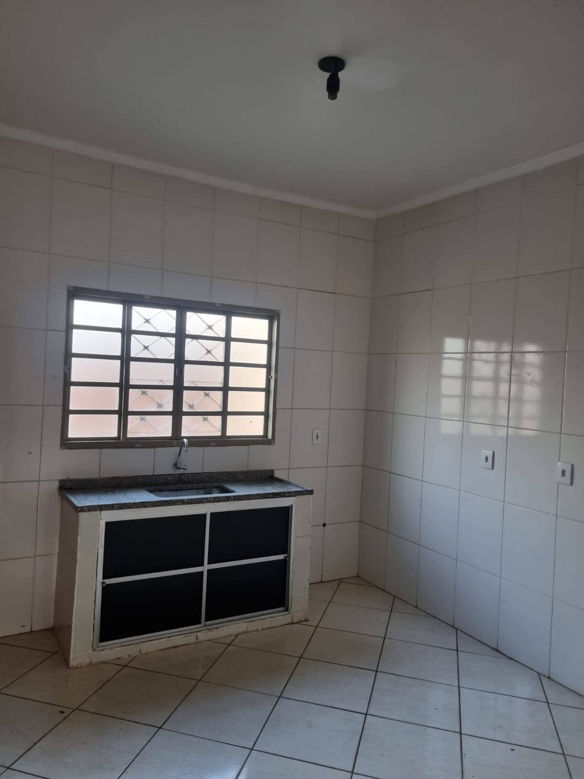 Casa à venda com 2 quartos, 250m² - Foto 8