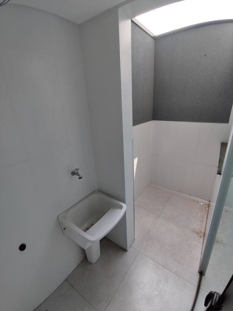 Casa à venda com 2 quartos, 60m² - Foto 12