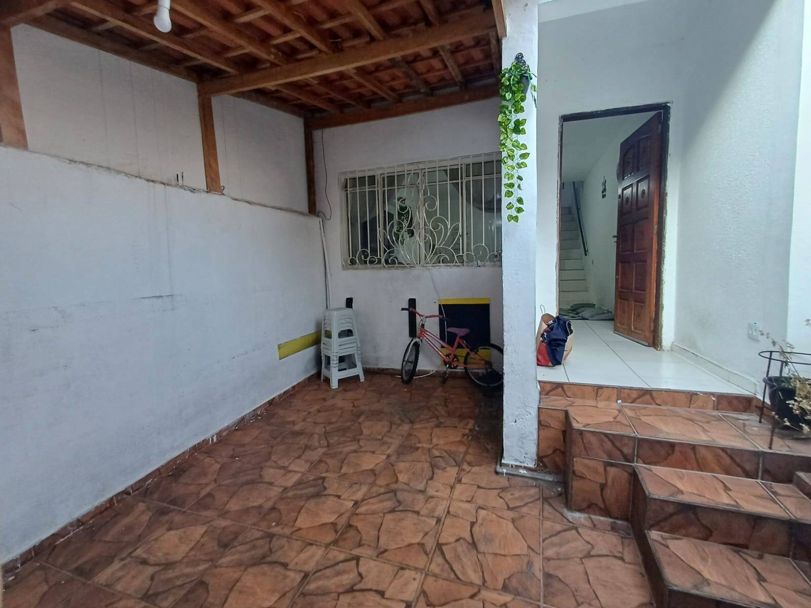 Casa à venda com 2 quartos, 89m² - Foto 1