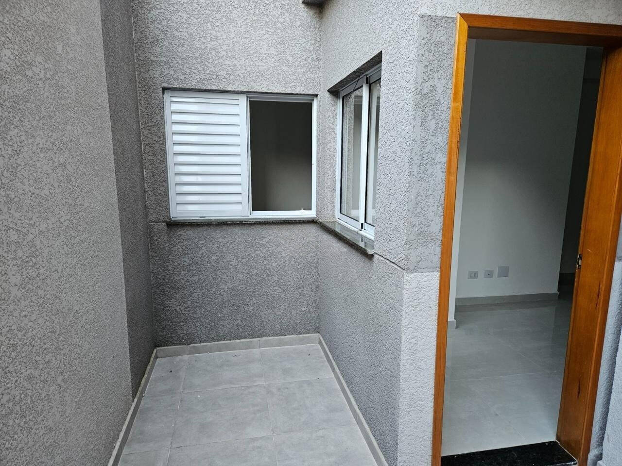 Apartamento à venda com 2 quartos, 32m² - Foto 2