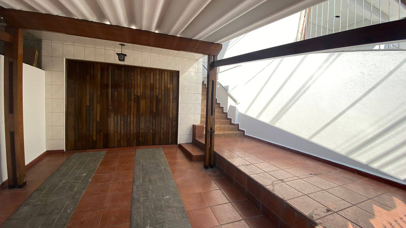 Casa à venda com 3 quartos, 200m² - Foto 2