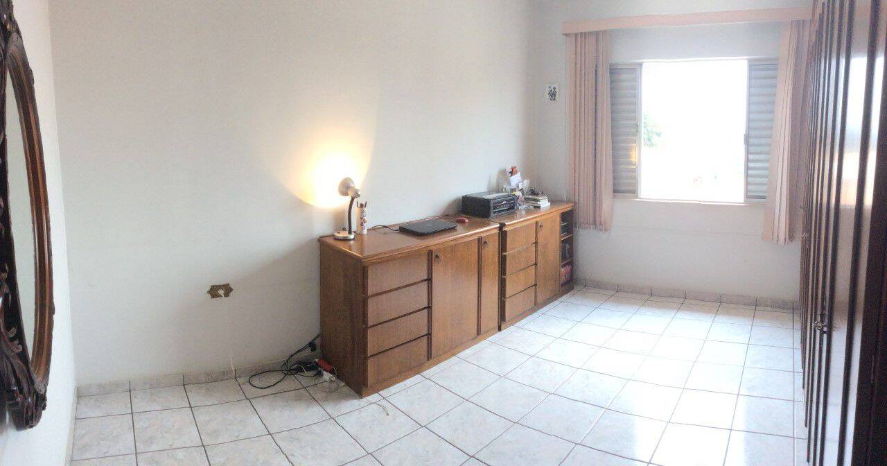 Casa à venda com 3 quartos, 200m² - Foto 11