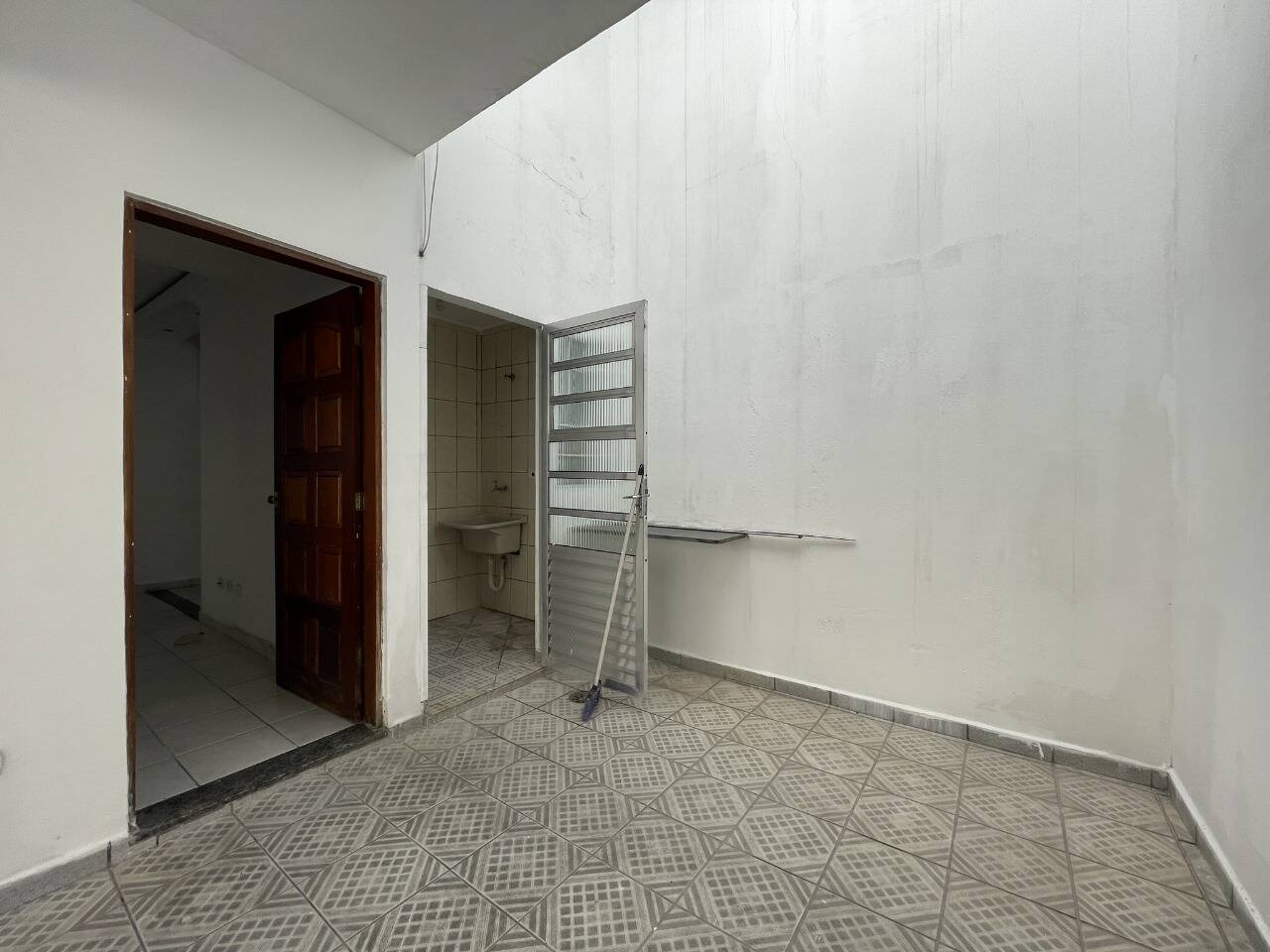 Sobrado à venda com 2 quartos, 68m² - Foto 4